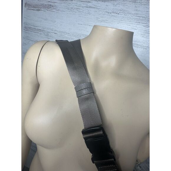 Jessica Moore Taupe Quilted Sling/Fanny Pack New With Tag And Bag. JM-405TP - Picture 8 of 10